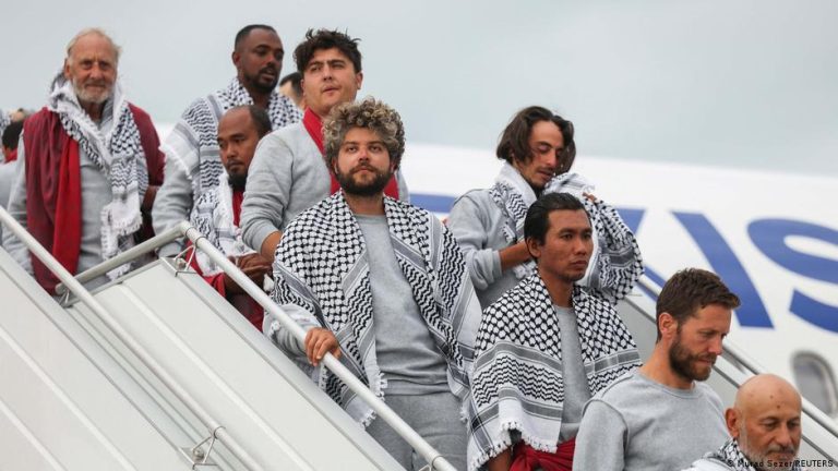 Sumud Filosu aktivistleri İsrail’de kötü muamele gördüklerini iddia etti