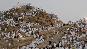 Suudi Arabistan’da hacı adayları Arafat’a ulaşarak ibadetlerini yerine getirmeye başladı