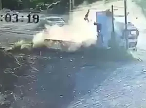 Tekirdağ’da midibüsün çarptığı kamyonet kazasında bir kişi hayatını kaybetti