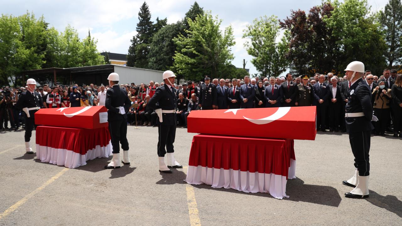 Tekirdağ’da Şehit Polisler Erkan Tütüncüler ve Emrah Koç İçin Duygusal Tören Düzenlendi
