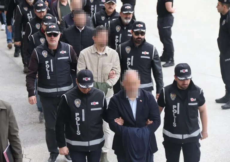 Tepebaşı Belediyesi’nde nitelikli zimmet operasyonunda 15 kişi tutuklandı