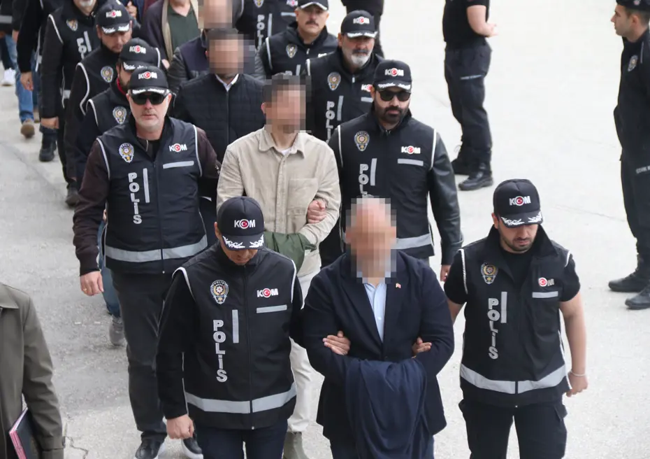 Tepebaşı Belediyesi’nde nitelikli zimmet operasyonunda 15 kişi tutuklandı