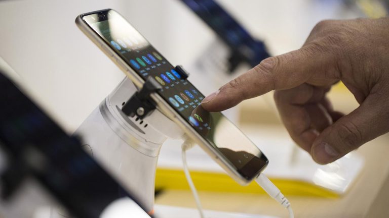 Ticaret Bakanlığı sıfır cep telefonu satışının taksitlendirilmesine dair açıklamada bulundu