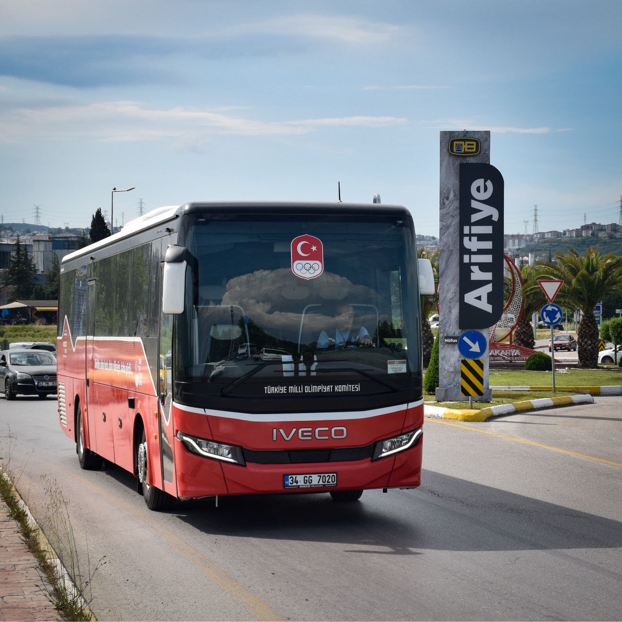 TMOK ve IVECO BUS ortaklığıyla olimpik sporculara özel otobüs tanıtıldı