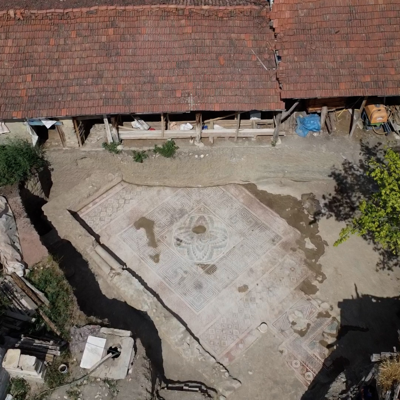 Tokat’ta Roma Dönemi mozaikleri kaçak kazıda gün yüzüne çıktı