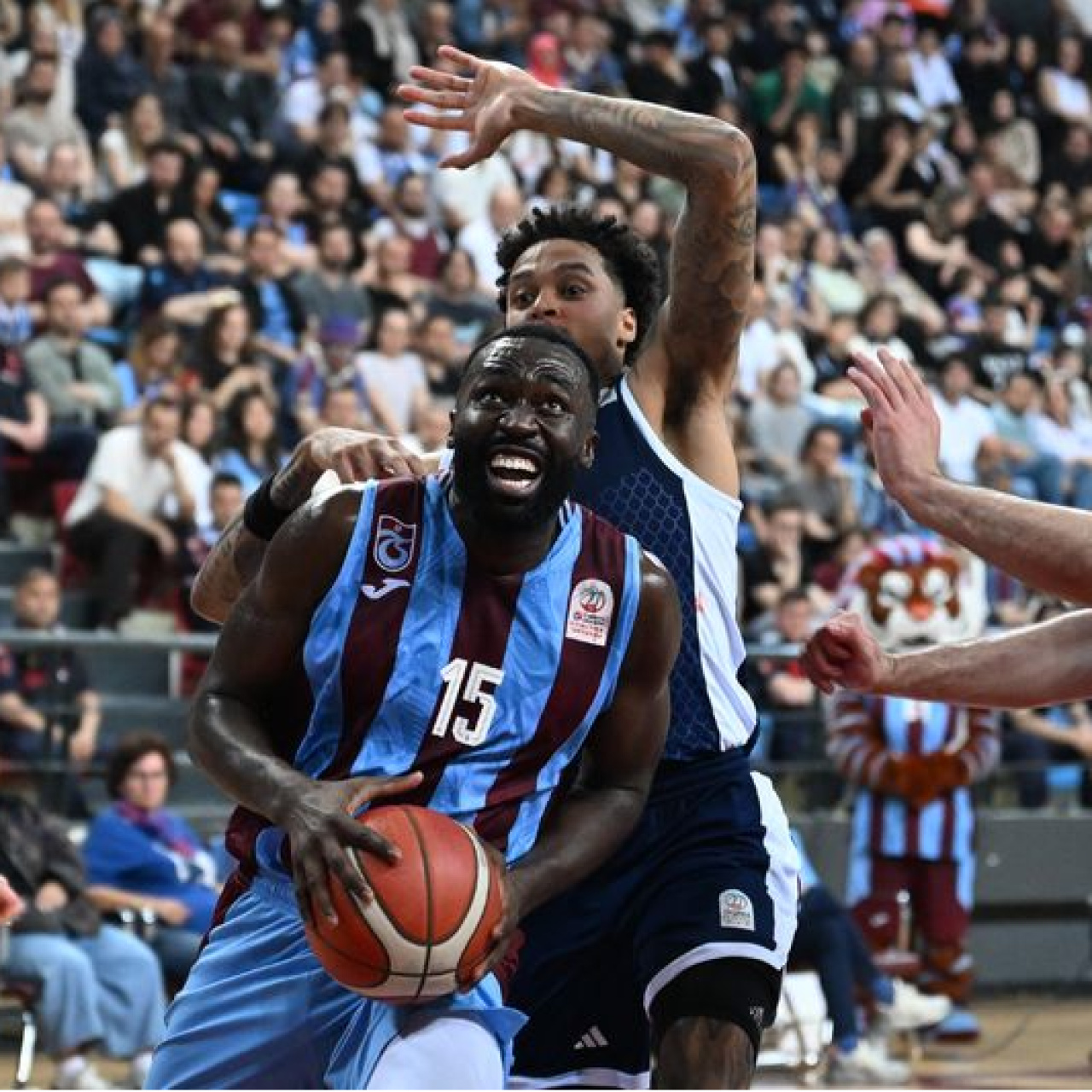 Trabzonspor, Bahçeşehir Koleji’ne yenilerek play-off çeyrek finalinden elendi