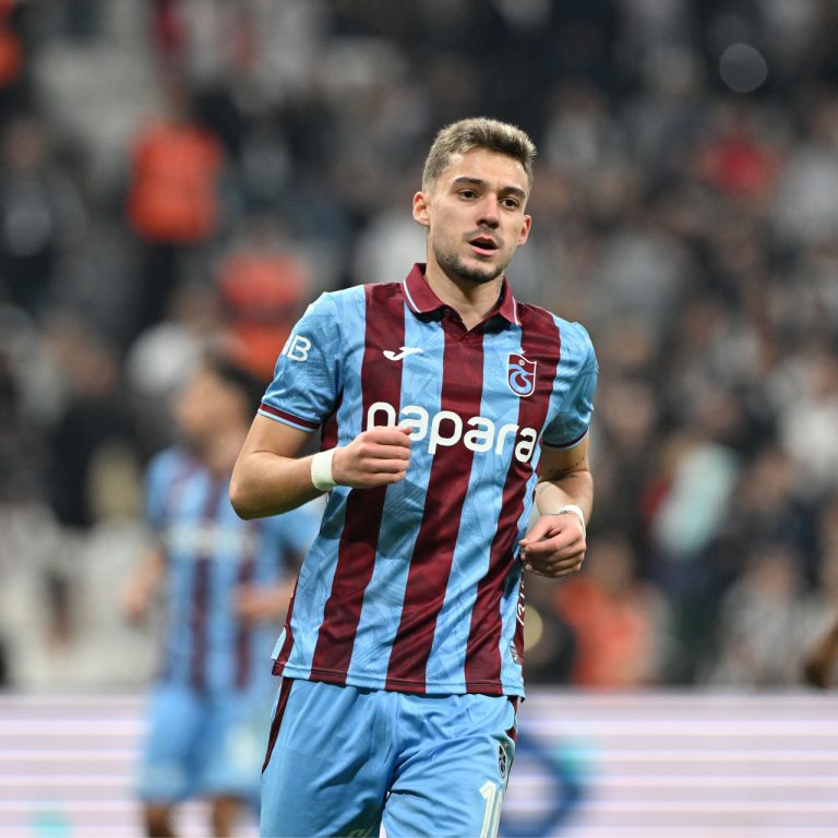 Trabzonspor Beşiktaş’tan Ernest Muçi için 8.5 milyon Euro’luk opsiyonu kullandı
