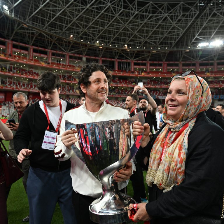 Trabzonspor Fatih Tekke ile Ziraat Türkiye Kupası’nı Kazandı ve Tarih Yazdı