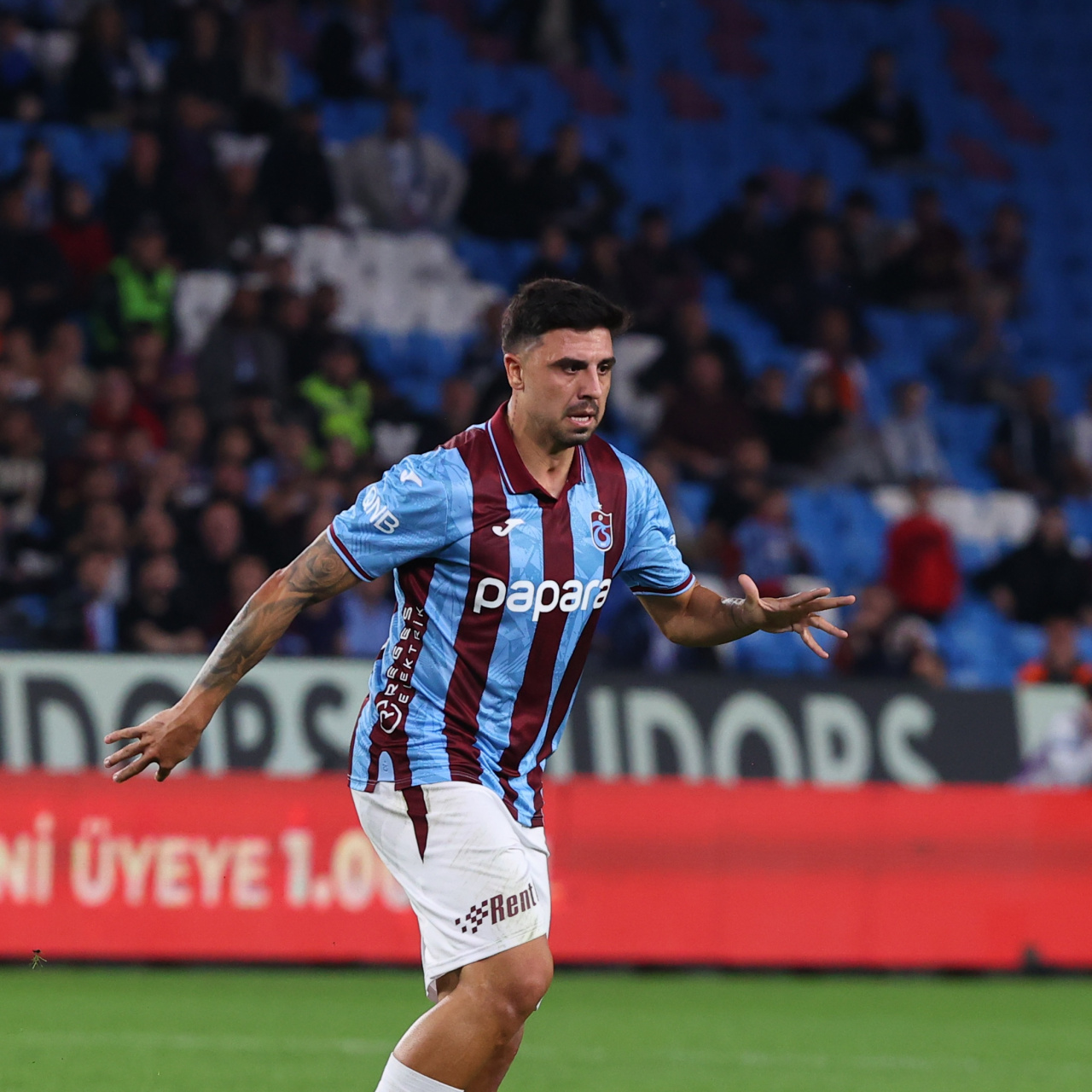 Trabzonspor’un kupa coşkusunda Ozan Tufan kariyerinin ilk şampiyonluğunu kutladı