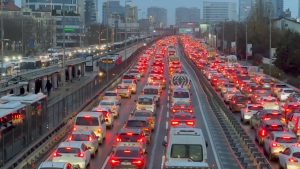 Trafikteki Araç Sayısı Nisanda 34 Milyon Barajını Geçti ve Artış Dikkat Çekiyor