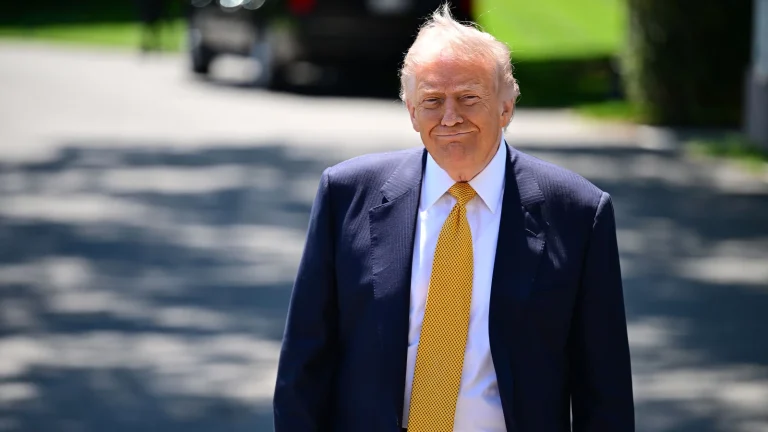 Trump İran ile müzakereler öncesi sert açıklamalarda bulundu