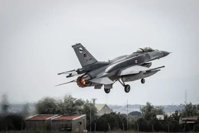 Türk F-16’ları EFES-2026 tatbikatında hedefleri başarıyla vurdu