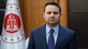 Türkiye genelinde 33 ilde yasa dışı bahis ve kara para ağı çökertildi