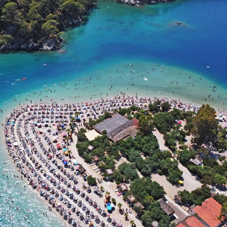 Türkiye, Mavi Bayraklı plaj sayısını artırarak sürdürülebilir turizmde rekor kırdı
