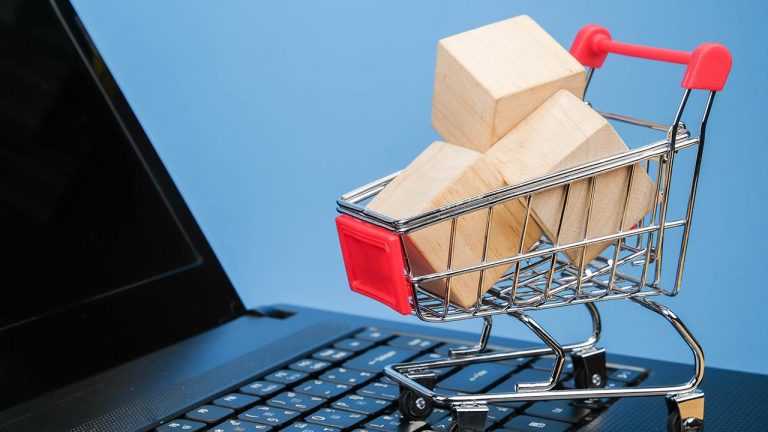 Türkiye’de e-ticaret patladı, 10 trilyon liralık hacme ulaştı