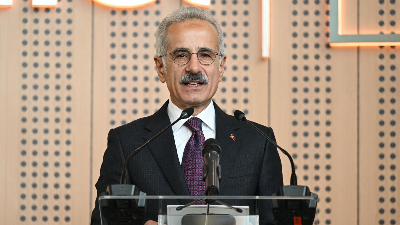 Ulaştırma Bakanı Uraloğlu ulaşımda alternatif sistemlerin gerekliliğini vurguladı
