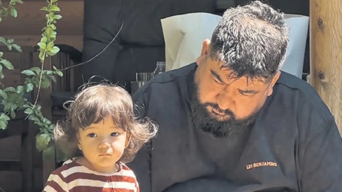 Ünlü rapçi Eypio kızı Anka ile ilk kez kameralara poz verdi