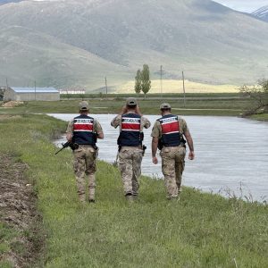 Van Gölü’ndeki inci kefali jandarma teknolojileriyle kaçak avcılardan korunuyor