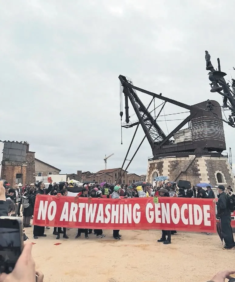 Venedik Bienali’nde İsrail Pavyonuna Yönelik İmaj Temizleme Protestosu Sanatı Tartışmaya Açıyor