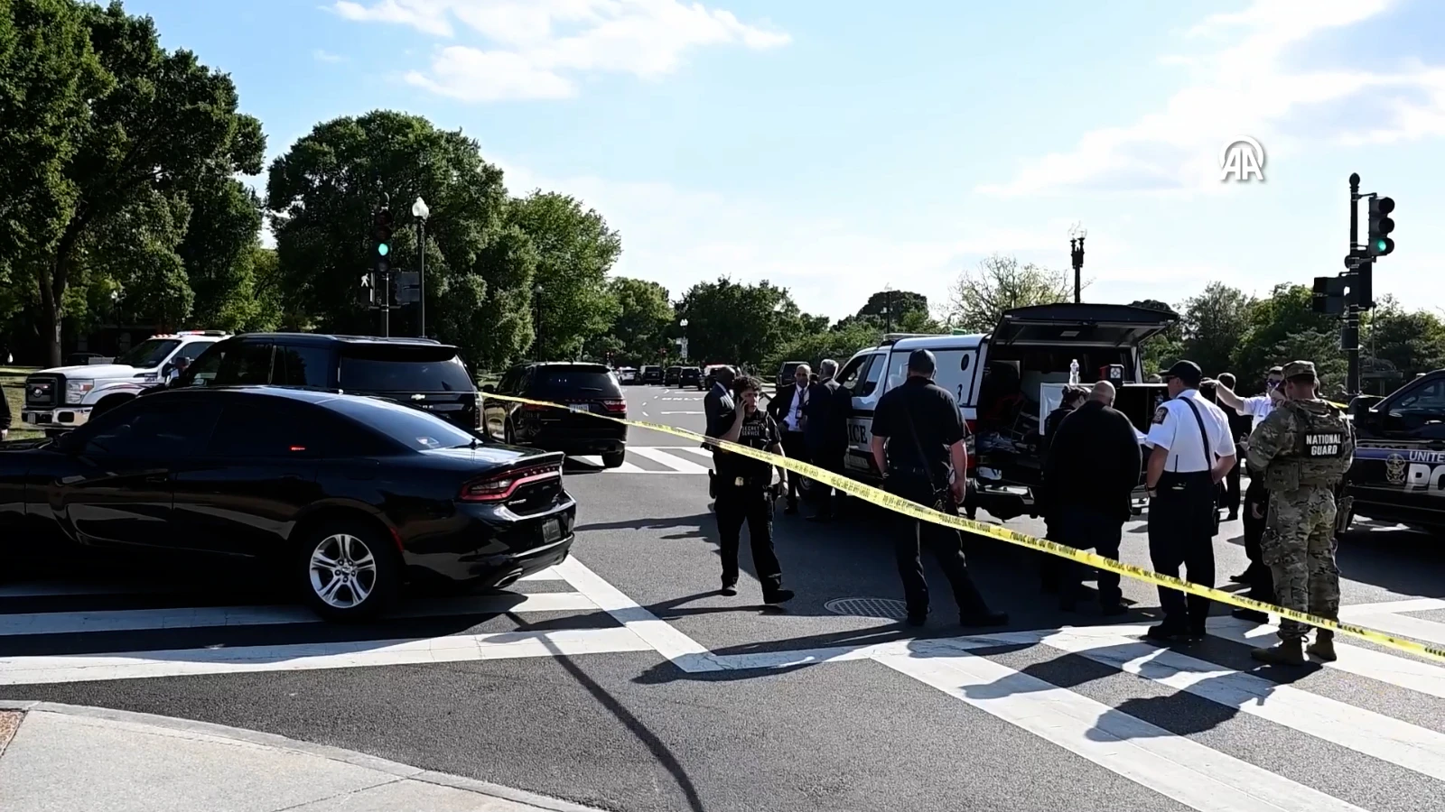 Washington’da Beyaz Saray yakınlarında polis silahlı kişiyi etkisiz hale getirdi