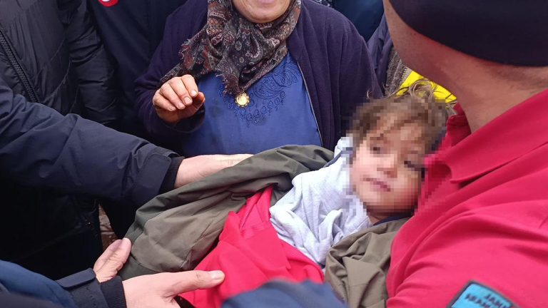 Yozgat Çayıralan’da Kayıp 3 Yaşındaki Kız Çocuğu Gece Boyunca Arandıktan Sonra Bulundu