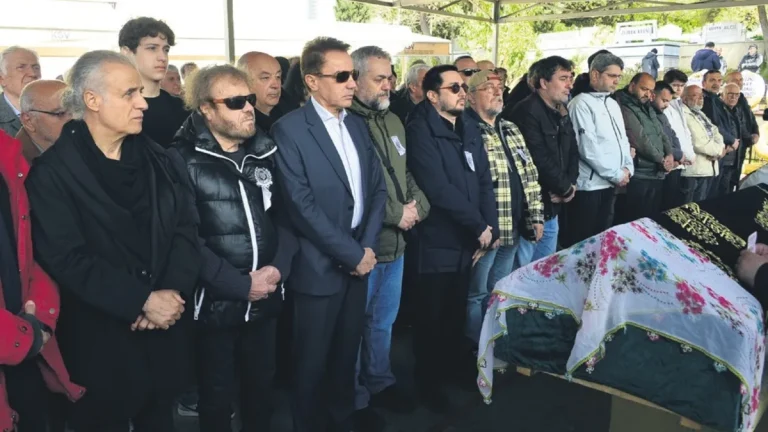 Zerrin Özer’in ablası Tülay Özer 79 yaşında hayatını kaybetti