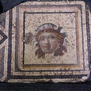 Zeugma’nın Çingene Kızı mozaiği kayıp parçasıyla Türkiye’deki sergisini tamamlıyor