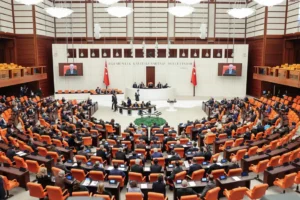 12. Yargı Paketi Meclis’e sunuldu, duruşma aralarına 3 ay sınırı getiriliyor