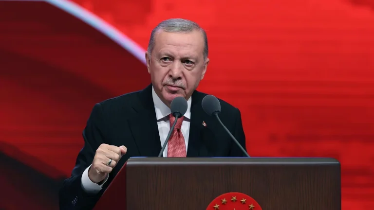 Erdoğan: “CHP’deki tartışmalar bizi ilgilendirmiyor, sokakların karıştırılmasına müsaade etmeyiz”