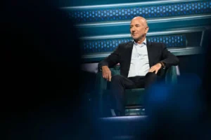 Jeff Bezos: “İşçilerin yapay zeka endişeleri yersiz”