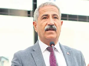 Adalar’da tarihi yapılara rüşvet karşılığında izin veren başkan gözaltına alındı