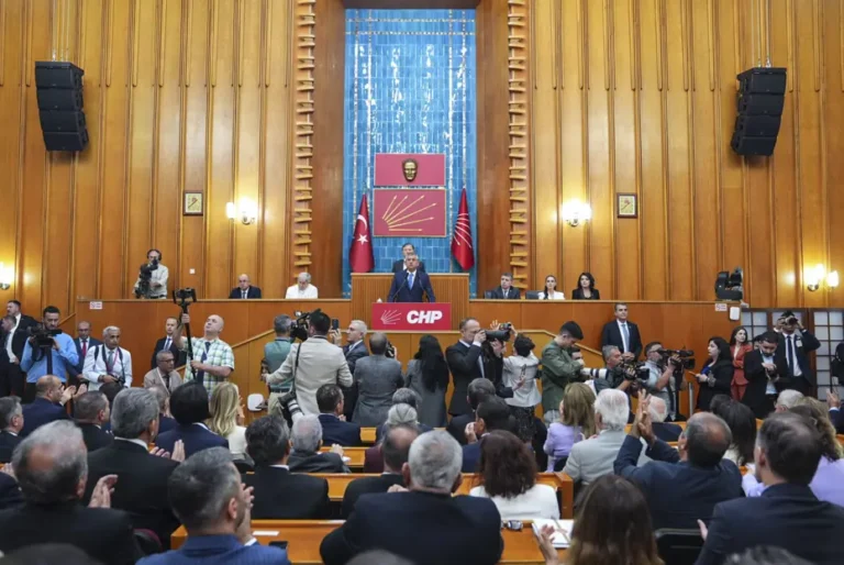 Anadolu Birliği Partisi lideri Bedri Yalçın, CHP’den 86 vekilin partilerine katılacağını iddia etti