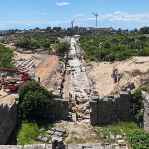 Antalya Side Antik Kenti’nde İkinci Ana Kapıya Ulaşan Antik Cadde Ortaya Çıkarıldı