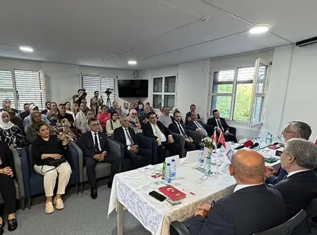 Bakan Işıkhan İsviçre’de Türk Toplumunun Başarılarını ve Katkılarını Övdü