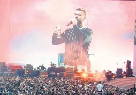 Belaruslu Şarkıcı Max Korzh İstanbul’u Slav Müzik Rüzgarıyla Sardı