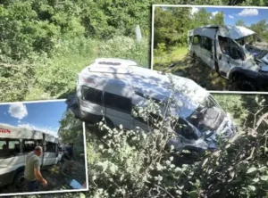 Burdur Ağlasun’da YKS günü minibüs tarlaya devrildi, sekiz kişi yaralandı