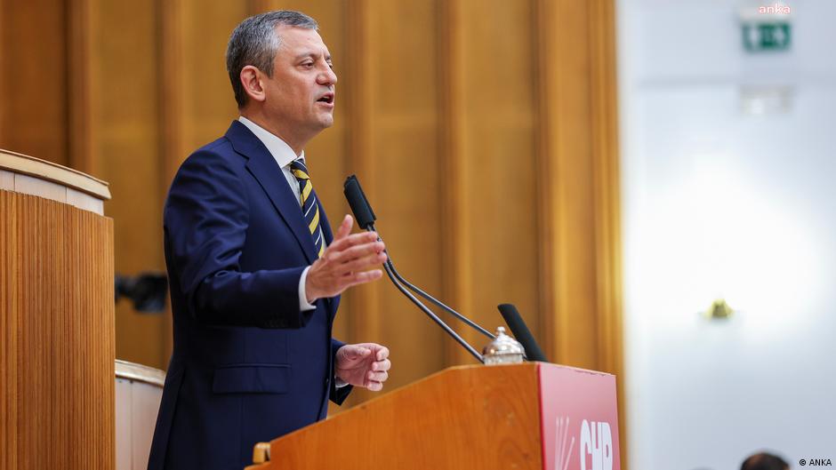 CHP’de Grup Toplantılarını Özgür Özel Liderliğinde Devam Ettirme Kararı Alındı