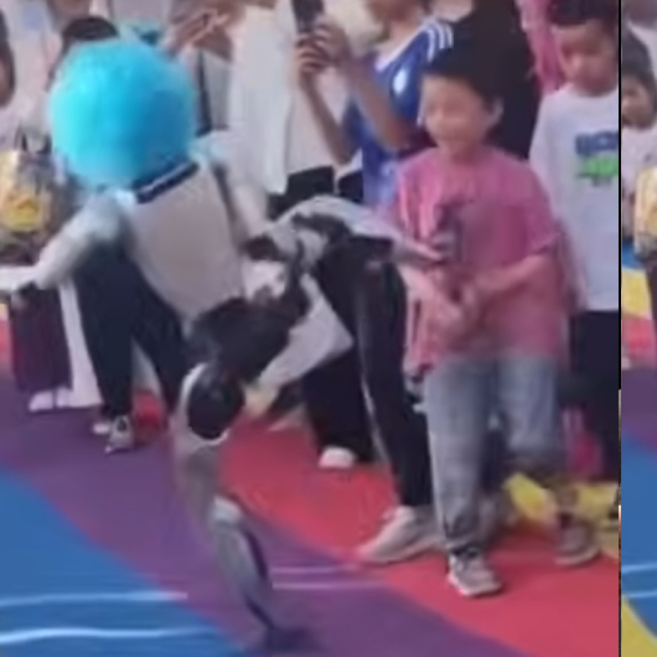 Çin’de çocuk eğlencesinde insansı robotun tekme attığı olay güvenlik endişesi yarattı