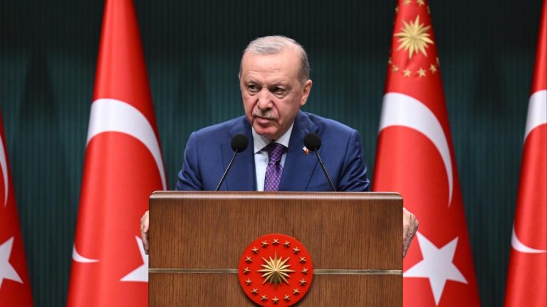 Cumhurbaşkanı Erdoğan, Türkiye Yüzyılı vurgusuyla CHP’deki tartışmalara mesafeli durdu