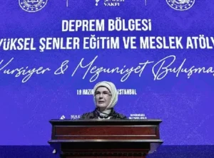 Emine Erdoğan İstanbul’daki Deprem Bölgesi Kursiyer Buluşmasında Mezunlara Destek Verdi