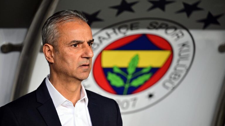 Fenerbahçe’nin yeni teknik direktörü İsmail Kartal ile yeni döneme adım atıyor