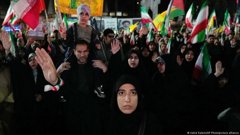 İran’da sertlik yanlıları ABD ile yapılan anlaşmaya mesafeli duruyor