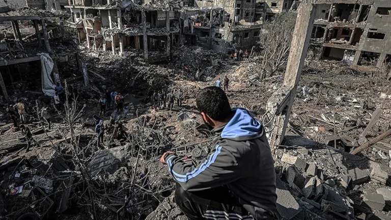 İsrail’in Gazze’ye yönelik son saldırılarında ölü sayısı 72 bini aştı