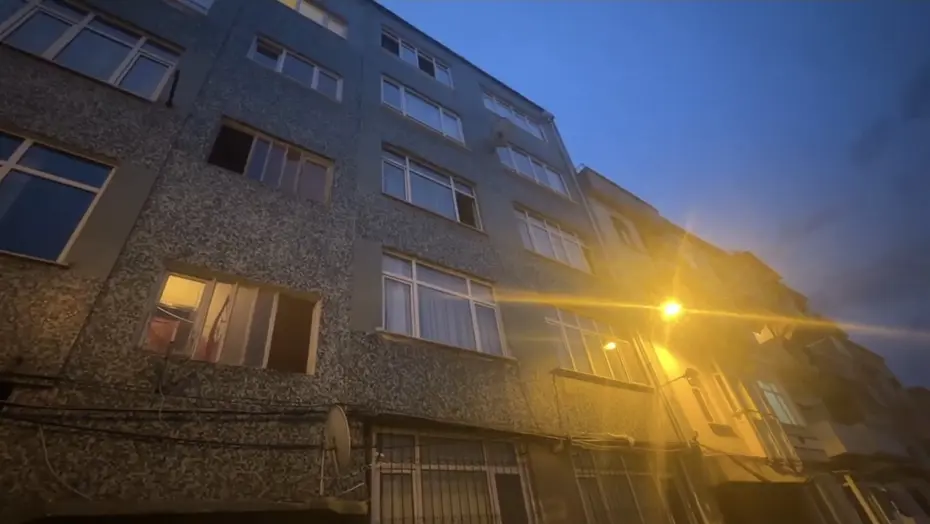 İstanbul’da cam silerken düşen Türkmen kadın hayatını kaybetti