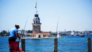 İstanbul’da Yılın En Sıcak Günü Bekleniyor, Nemle Hissedilen Sıcaklık 40 Dereceyi Bulacak