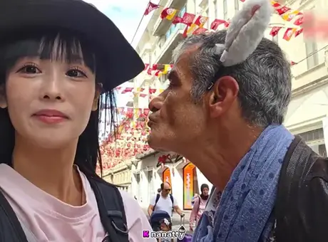 İstiklal Caddesi’nde Japon Yayıncıya Yönelik Rahatsız Edici Olay Esnafın Tepkisini Çekti