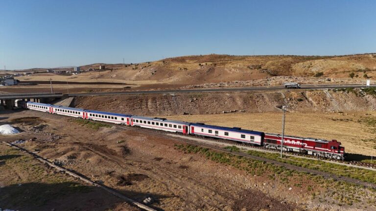 Kalkınma Yolu projesinde demir yolu hattının tamamlanması için ilk adımlar atıldı