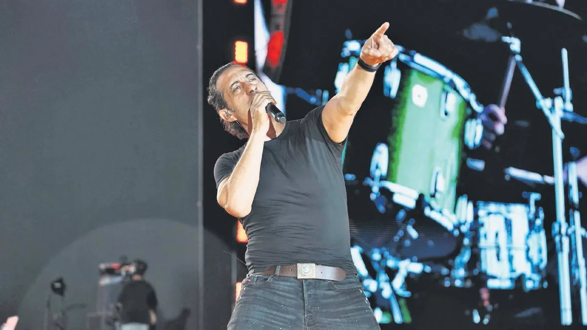 Kıraç Manisa Kültüryolu Festivali’nde 10 bin kişilik koroyla unutulmaz bir gece yaşattı