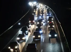 Kurban Bayramı dönüşünde İstanbul yönünde trafikte dev yoğunluk