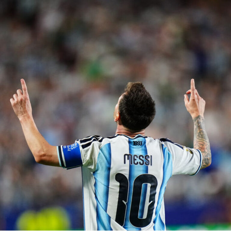 Lionel Messi Arjantin’i galibiyete taşıyarak Dünya Kupası tarihinin en golcü oyuncusu oldu